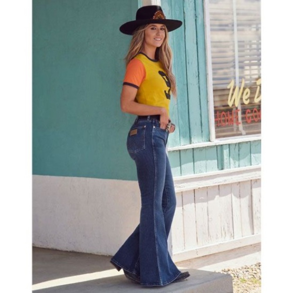 Wrangler X Lainey Wilson Flare jeans